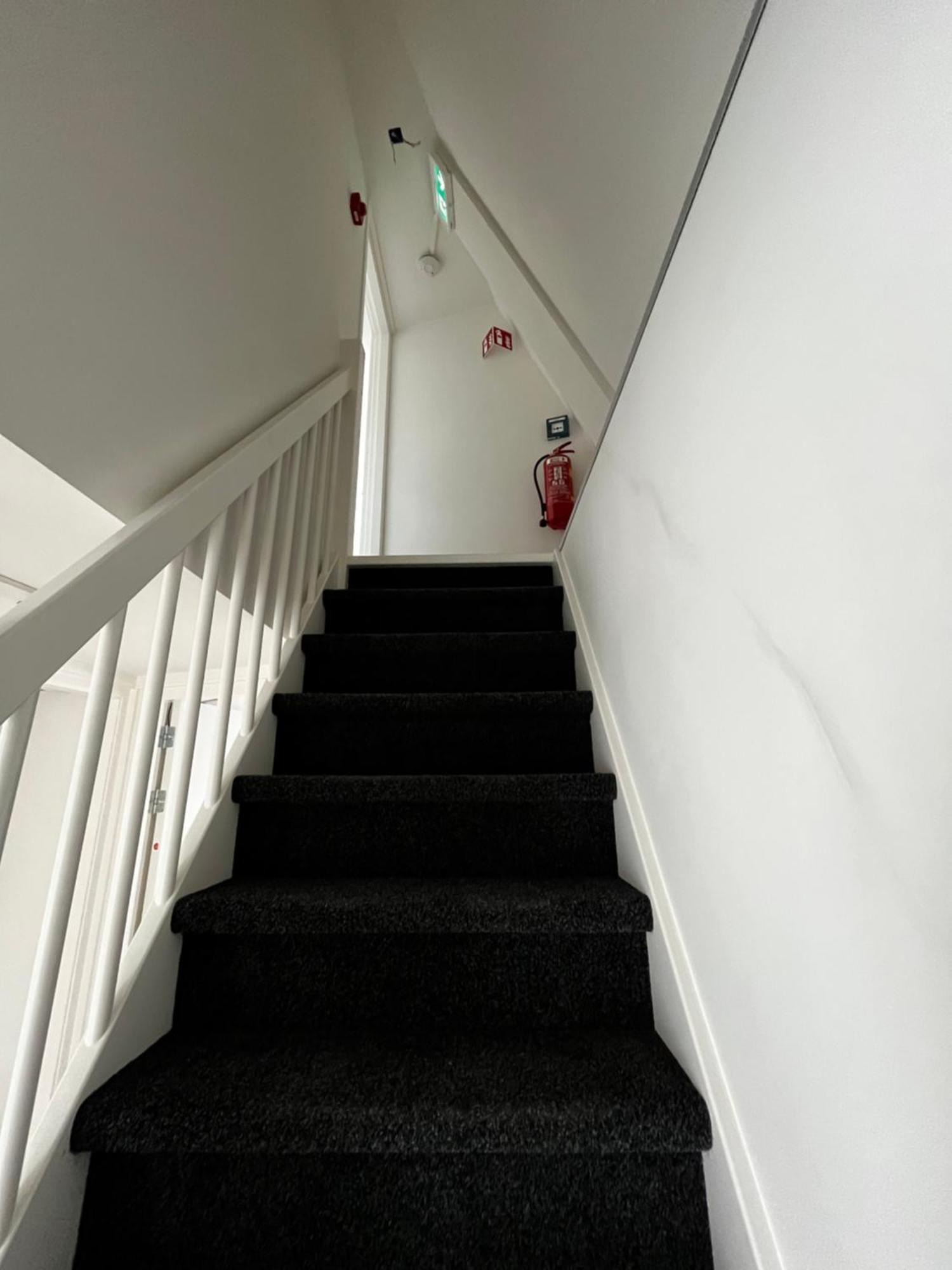 Apartement Hotel Stays By Adm Лейден Екстериор снимка