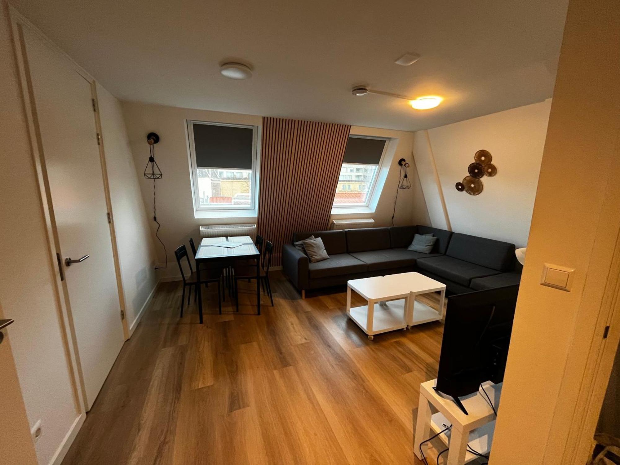 Apartement Hotel Stays By Adm Лейден Екстериор снимка